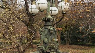 皇居東御苑内にあります