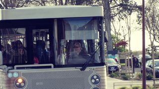 モンサンミッシェルの対岸からはタクシーは使えません。無料のバスで。