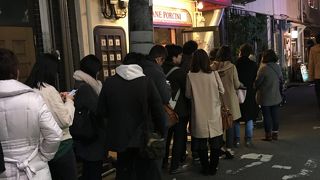 いつも行列の大人気パン屋さん