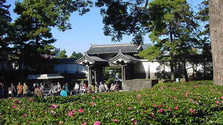 東御苑への入口です