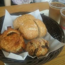 カットしてくれました