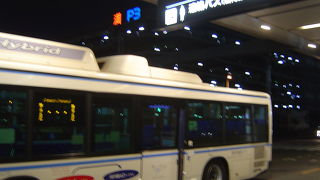 大型スーツケース持込