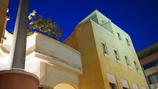 唐突に現れるヨーロッパの街並み