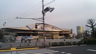 ティップネスが運営