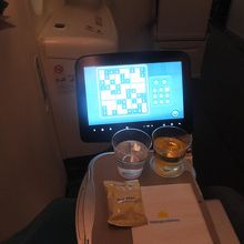 復路(HAN-NRT)：白ワインとおつまみ