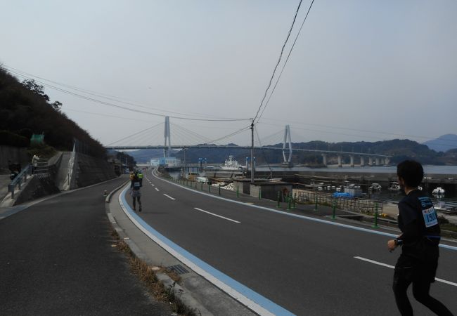 弓削島へ渡る眺めの良い橋