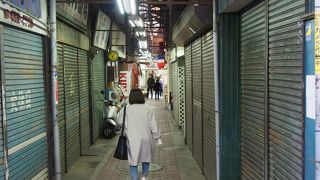 シャッターが閉まっている店が行くたびに増えて行く