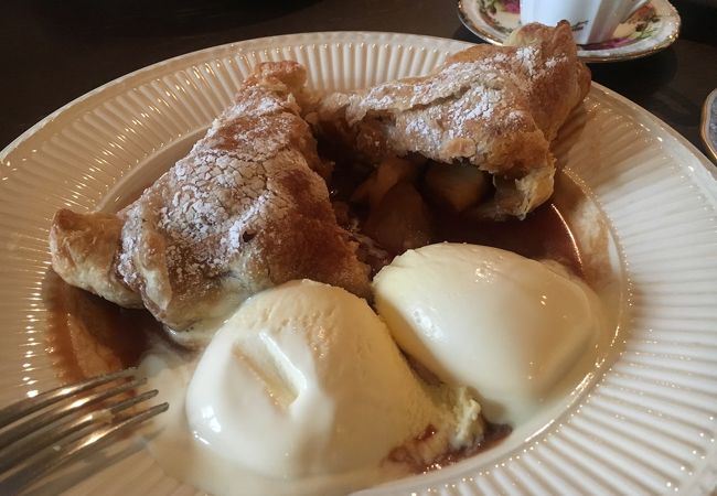 焼き立てアップルパイを求めて
