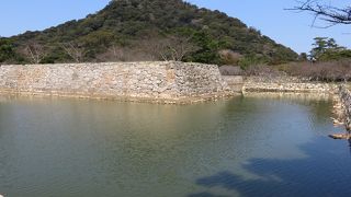 旅人を暖かく見守ってくれています