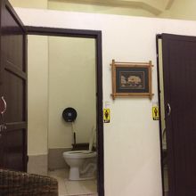 ２階のトイレも広々としていて清潔で良い