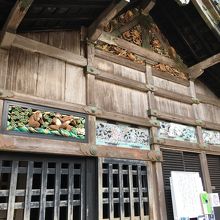 三猿は修復中のためレプリカが飾ってありました。