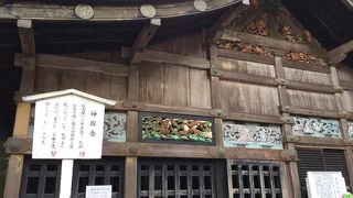 現在修復をしておりレプリカが展示されております。