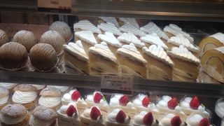 気品高いケーキ