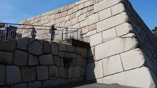 当時のまま残る美しく積まれた石垣