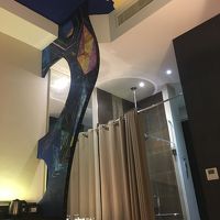 部屋の中は不思議な感じ。でも悪くない。