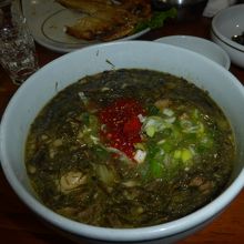 モムクッ（ホンダワラという海藻が豚骨スープとマッチ）
