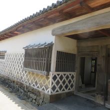 門と番所そしてなまこ壁