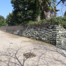 鍵の様に二回直角に曲がります