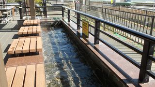 オーシャンビューな足湯