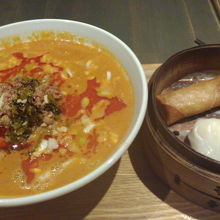 コクウマ担々麺