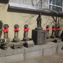 やたらとお地蔵さんの数が多い