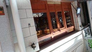 重厚感ある路面店（2020年に閉店）