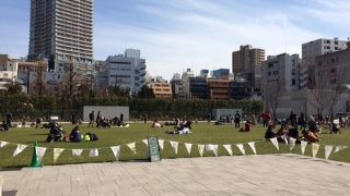 芝生でゆっくり