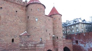 赤レンガ造りで・・・