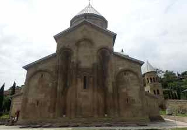 サムタヴロ教会 修道院