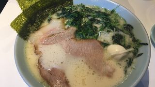 濃厚な塩豚骨ラーメン