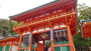 八坂神社のシンボルですが、こちらは正門ではありません