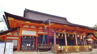 八坂神社を代表する堂々たる建築です