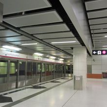 柯士甸駅のホーム