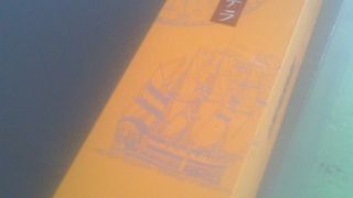 カステラにもバリエーションがあり、チーズ、抹茶、チョコレート、はちみつ味があり、お薦めは