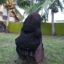 国際線出発ロビーの庭