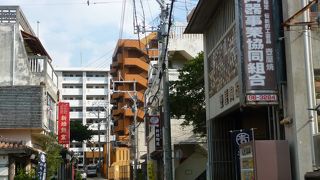 焼き物店が並ぶ通り