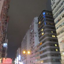 オープントップバスから前方・北方向を撮影