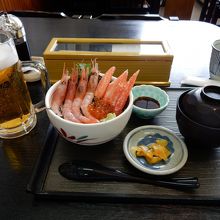 エビかにイクラ丼＋札幌名物のガラナ（嘘）