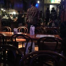 テーブル席も沢山あります