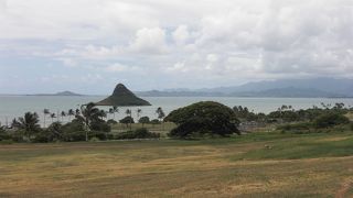 帽子型の島が印象