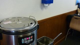 サービスの暖かいお茶がうれしい