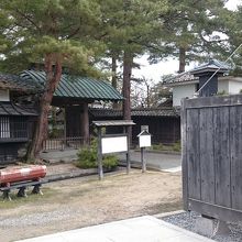 市島邸へのアプローチ