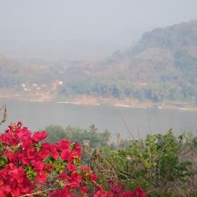 プーシーの山頂から見るメコン川