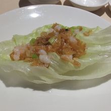 「生菜蝦鬆」９８元／1個