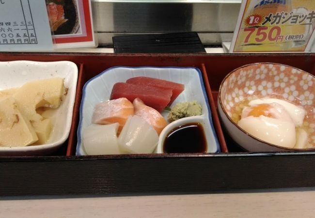 お手軽値段のカウンター寿司