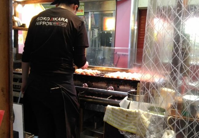 おいしいたこ焼き店　中で飲める