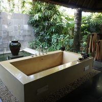 半屋外のステキなバスルーム