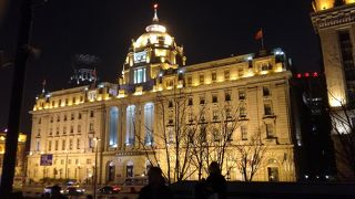 時代の荒波にもまれた建物