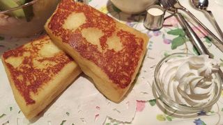 フレンチトーストが有名なお店