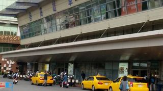 台湾第2の都市の中心駅です。